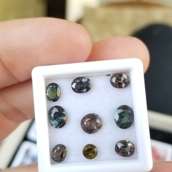 9 color change multicolored sapphires and garnets - Picture 4 of 13